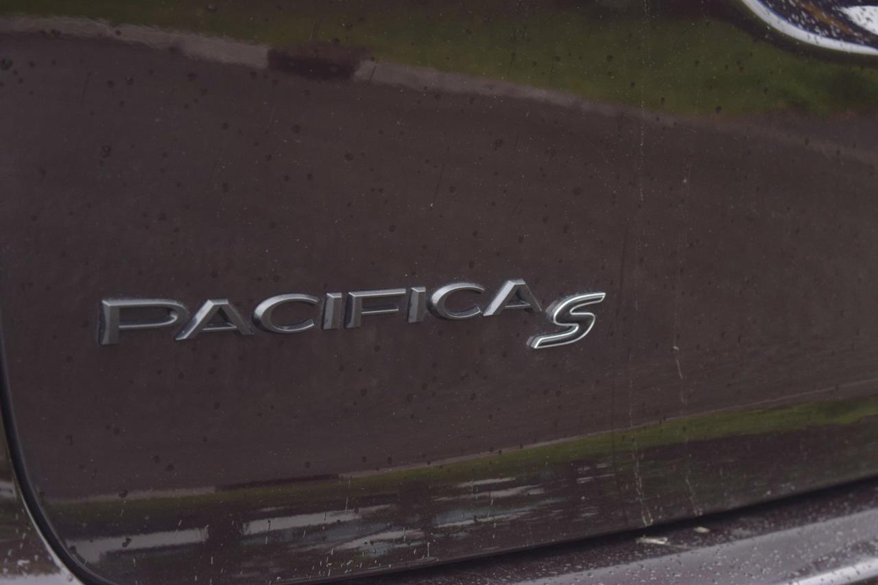 2019 Chrysler Pacifica Touring-L Plus - Photo #3