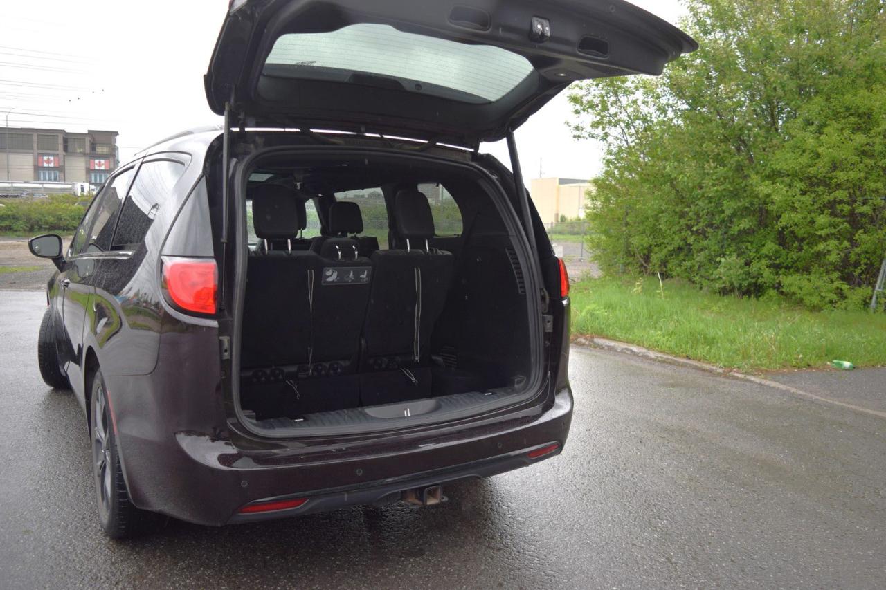 2019 Chrysler Pacifica Touring-L Plus - Photo #9