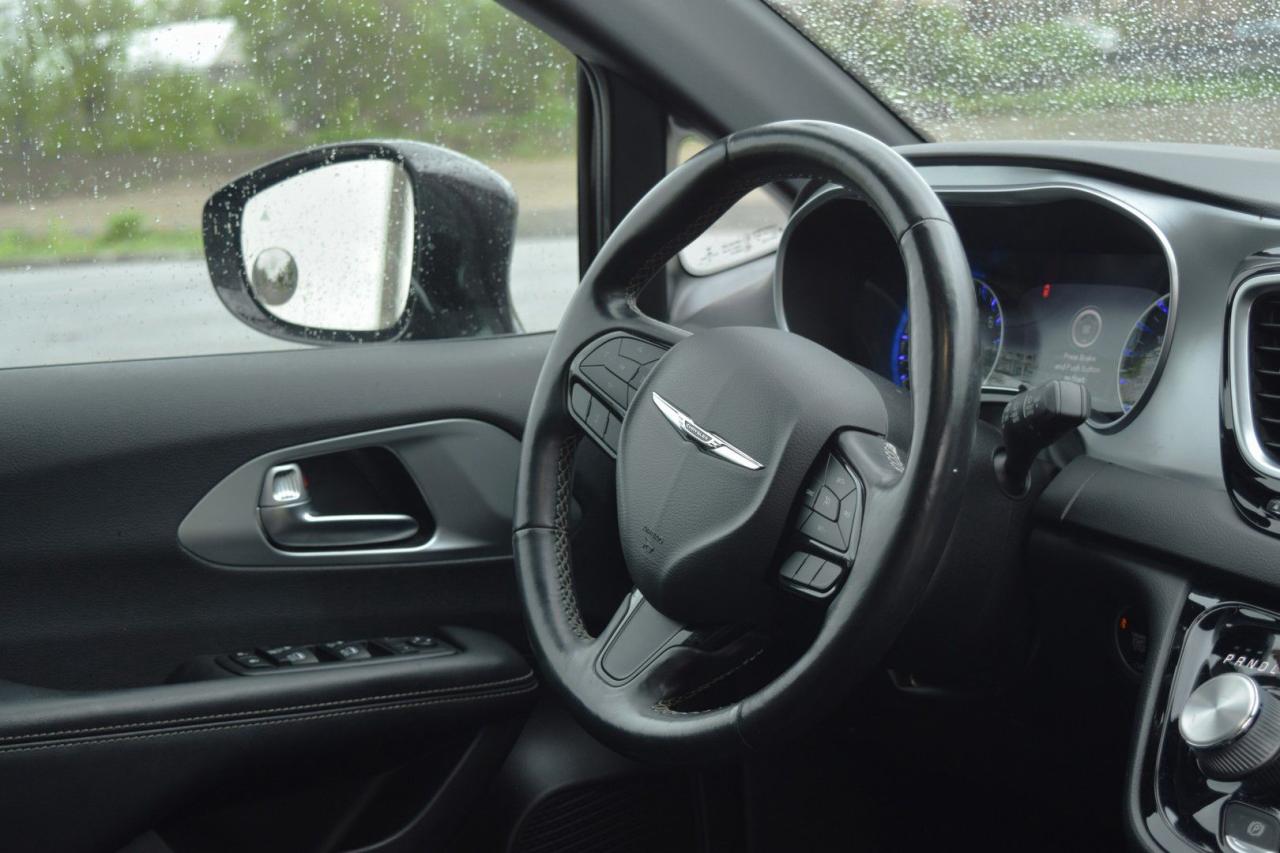 2019 Chrysler Pacifica Touring-L Plus - Photo #12