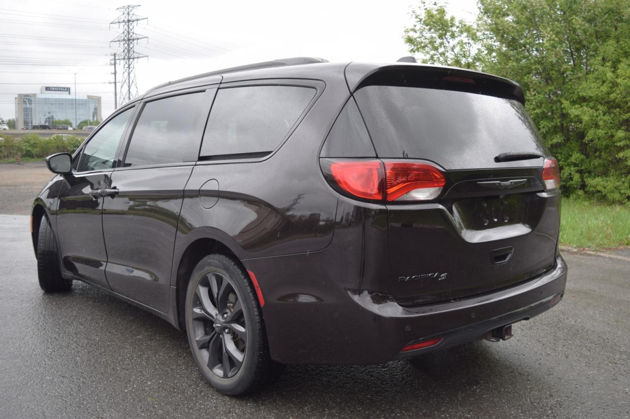 2019 Chrysler Pacifica Touring-L Plus - Photo #8