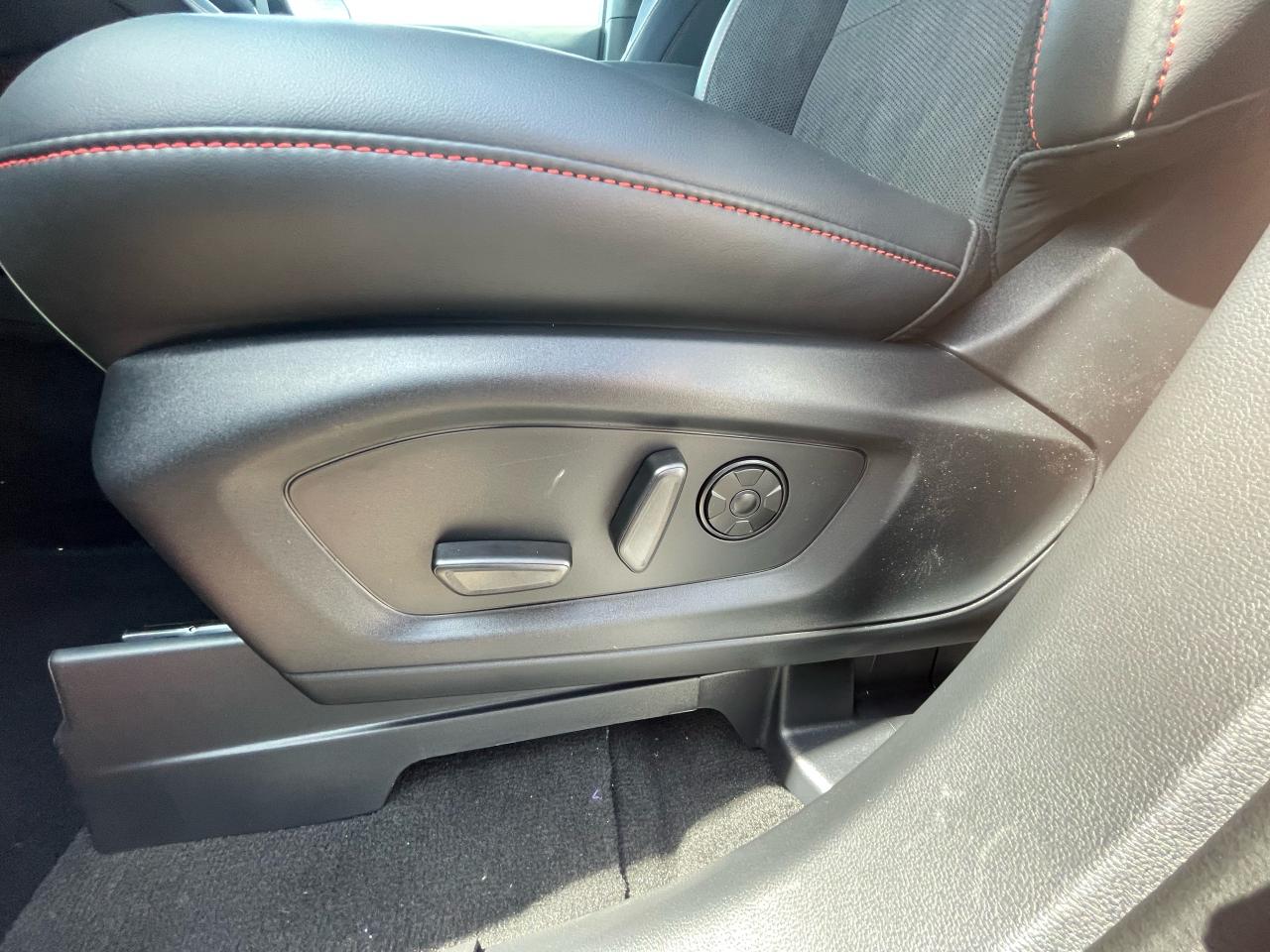 2025 Ford Explorer ST 4WD Photo5