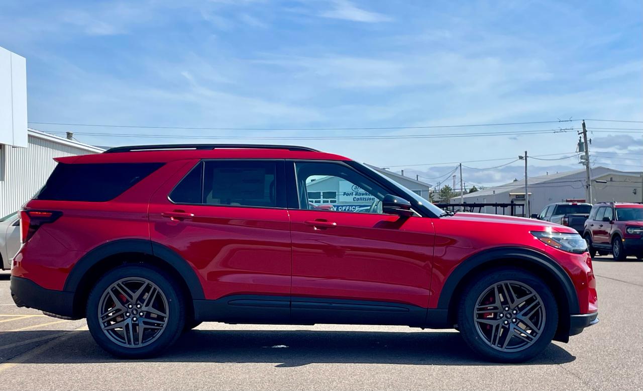 2025 Ford Explorer ST 4WD Photo3