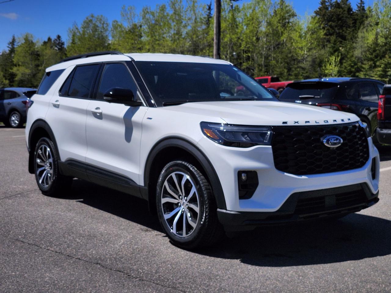2025 Ford Explorer ST-LINE 4WD Photo2