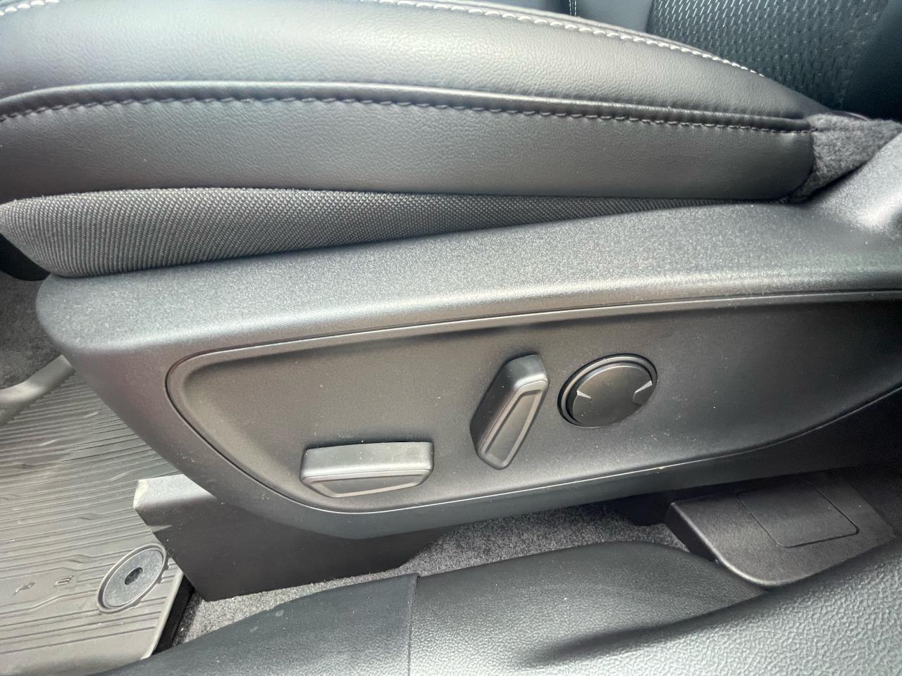 2025 Ford Escape PHEV FWD Photo5