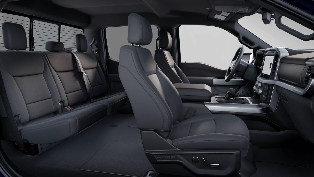 2025 Ford F-150 XLT 4WD SuperCrew 5.5' Box Photo5