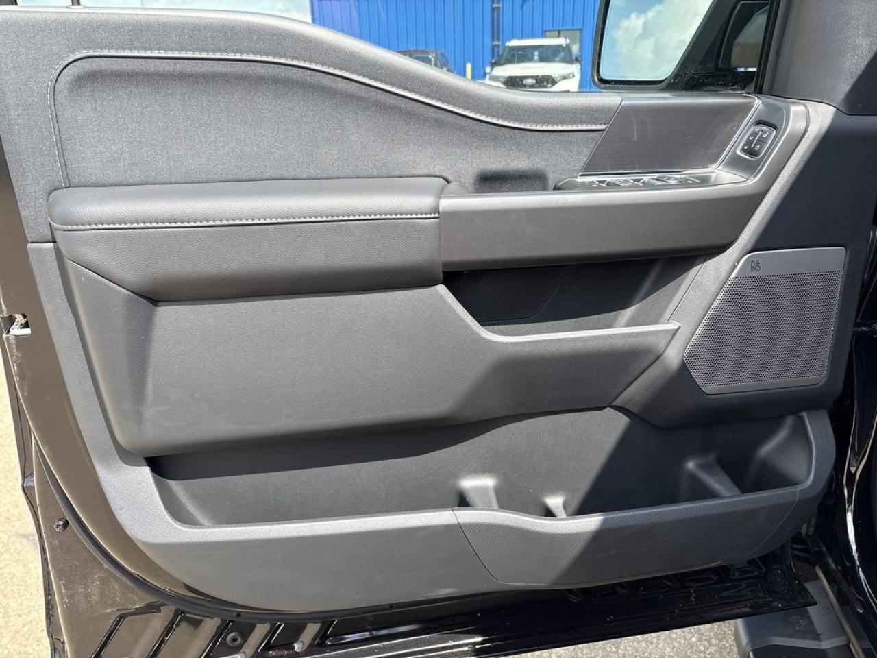 2025 Ford F-150 LARIAT 5.5' Box 501A Photo3