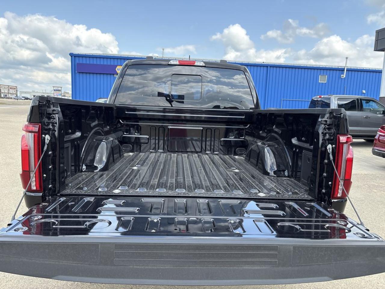 2025 Ford F-150 LARIAT 5.5' Box 501A Photo5