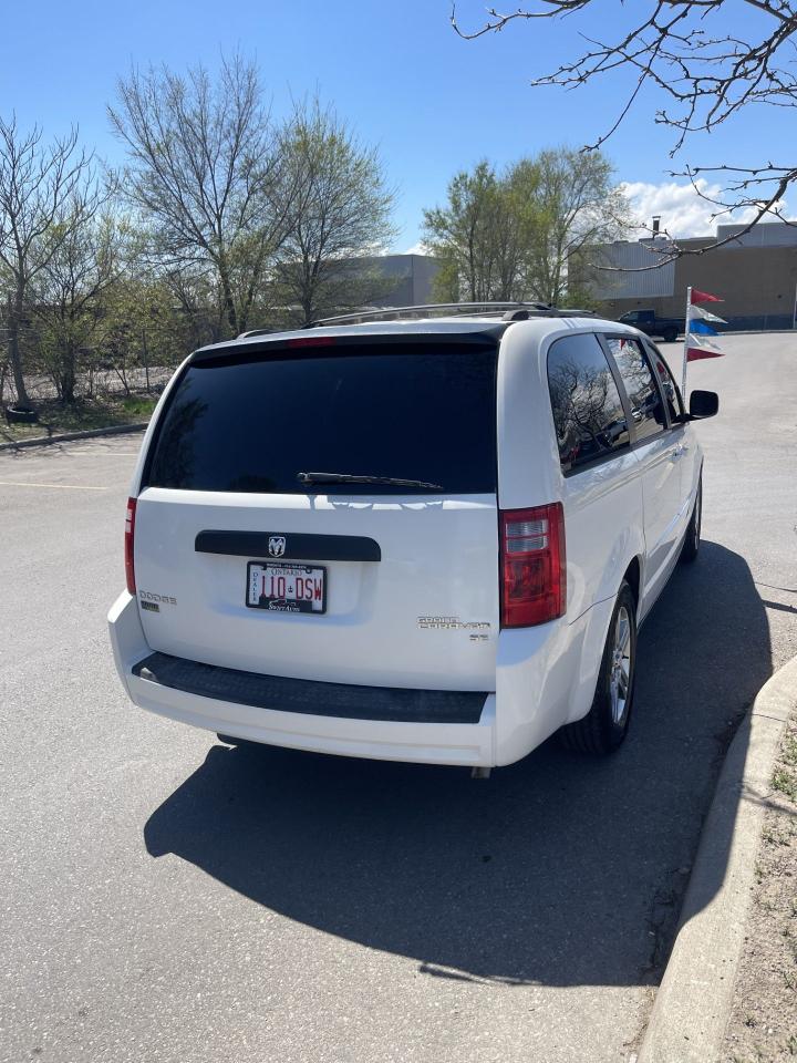 2010 Dodge Grand Caravan SE  Stow N Go - Photo #4