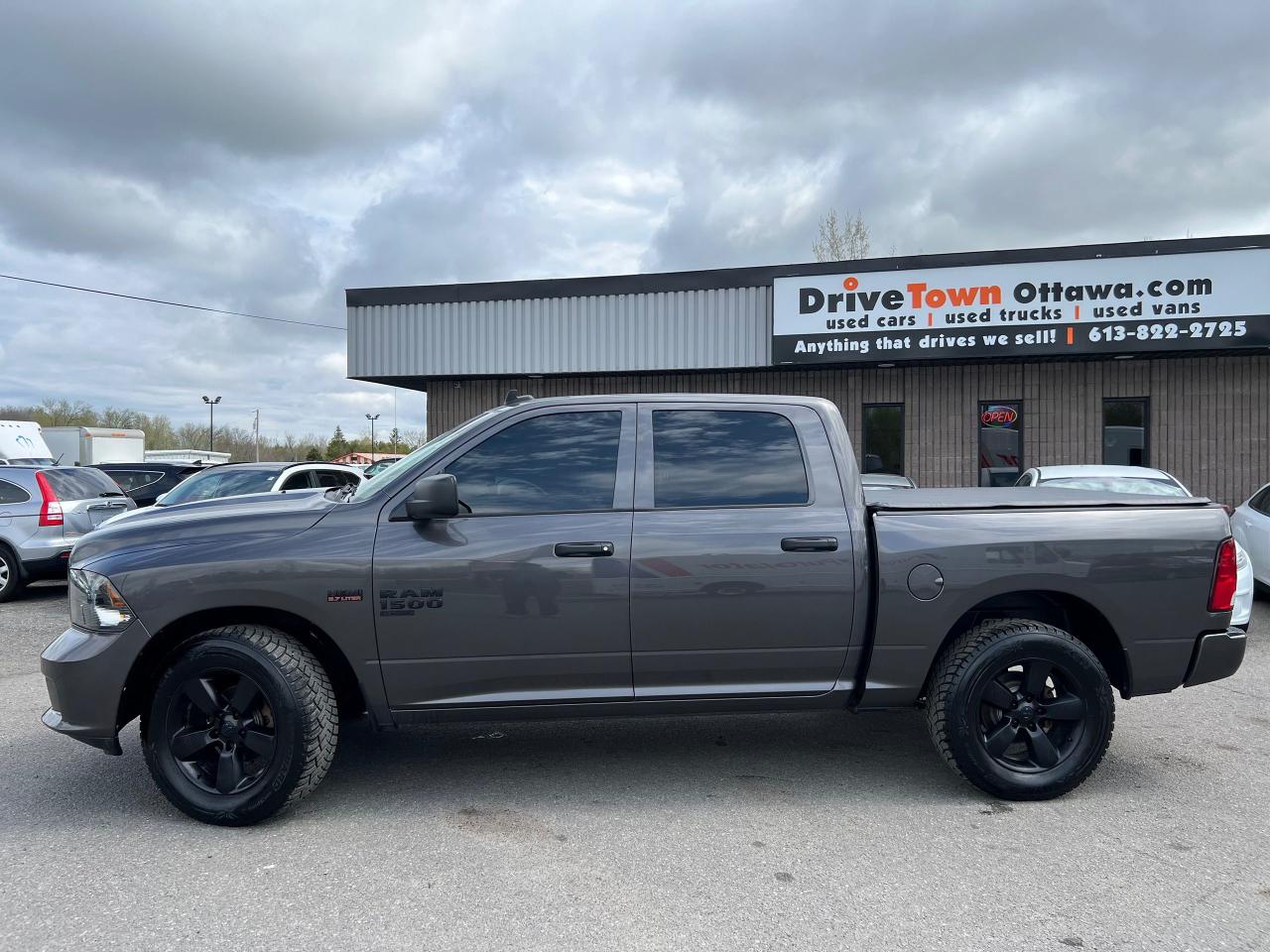 2020 RAM 1500 Classic EXPRESS 4X4 CREW CAB 5'7" BOX - Photo #2