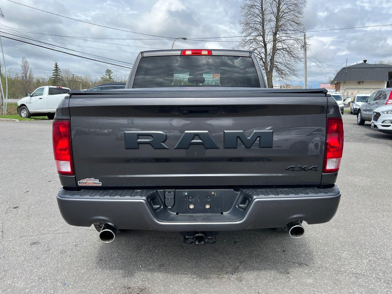 2020 RAM 1500 Classic EXPRESS 4X4 CREW CAB 5'7" BOX - Photo #4