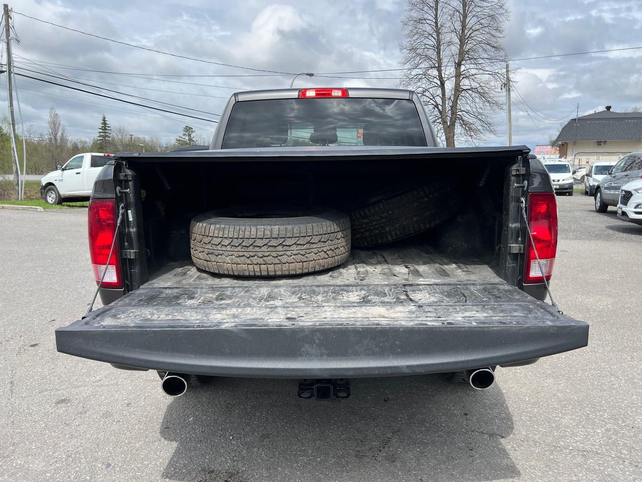 2020 RAM 1500 Classic EXPRESS 4X4 CREW CAB 5'7" BOX - Photo #5