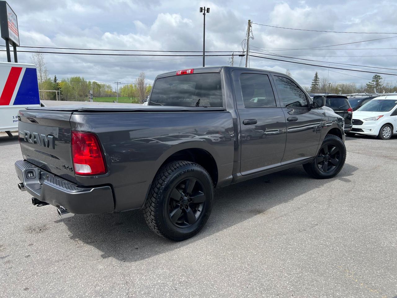 2020 RAM 1500 Classic EXPRESS 4X4 CREW CAB 5'7" BOX - Photo #6