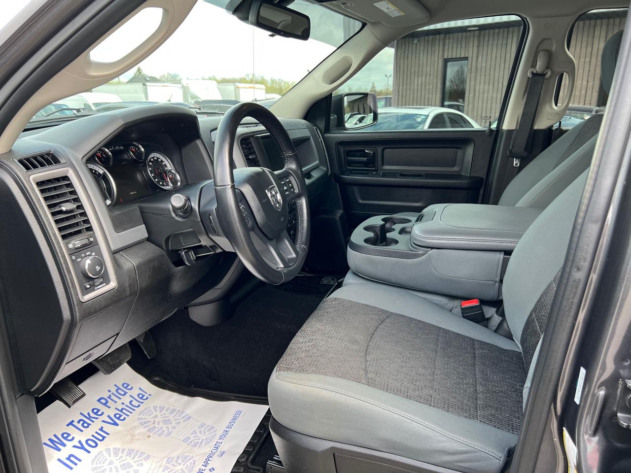 2020 RAM 1500 Classic EXPRESS 4X4 CREW CAB 5'7" BOX - Photo #10