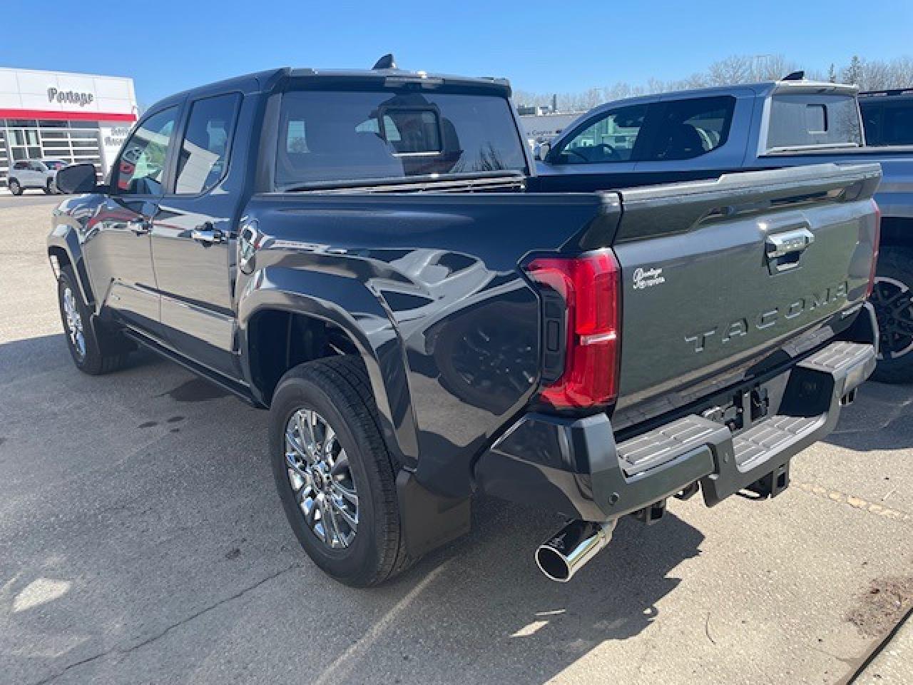 2025 Toyota Tacoma HYBRID LIMITED DOUBLE CAB Photo