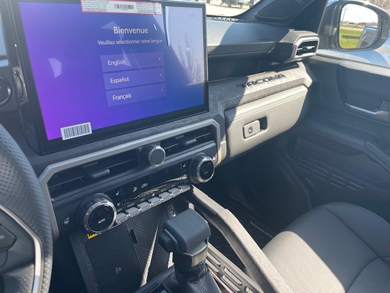 2025 Toyota Tacoma HYBRID LIMITED DOUBLE CAB Photo