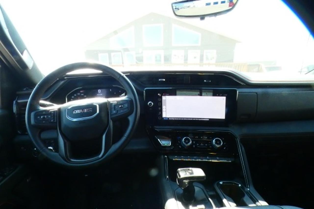 2024 GMC Sierra 1500 AT4 DURA DSL w/H&C L, S/R, NAV, RVM+BUC, HUD - Photo #11