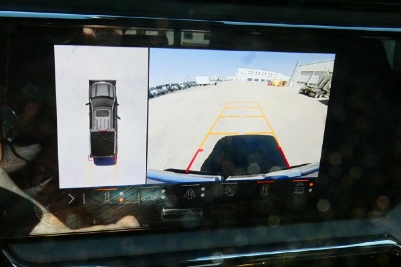 2024 GMC Sierra 1500 AT4 DURA DSL w/H&C L, S/R, NAV, RVM+BUC, HUD - Photo #13