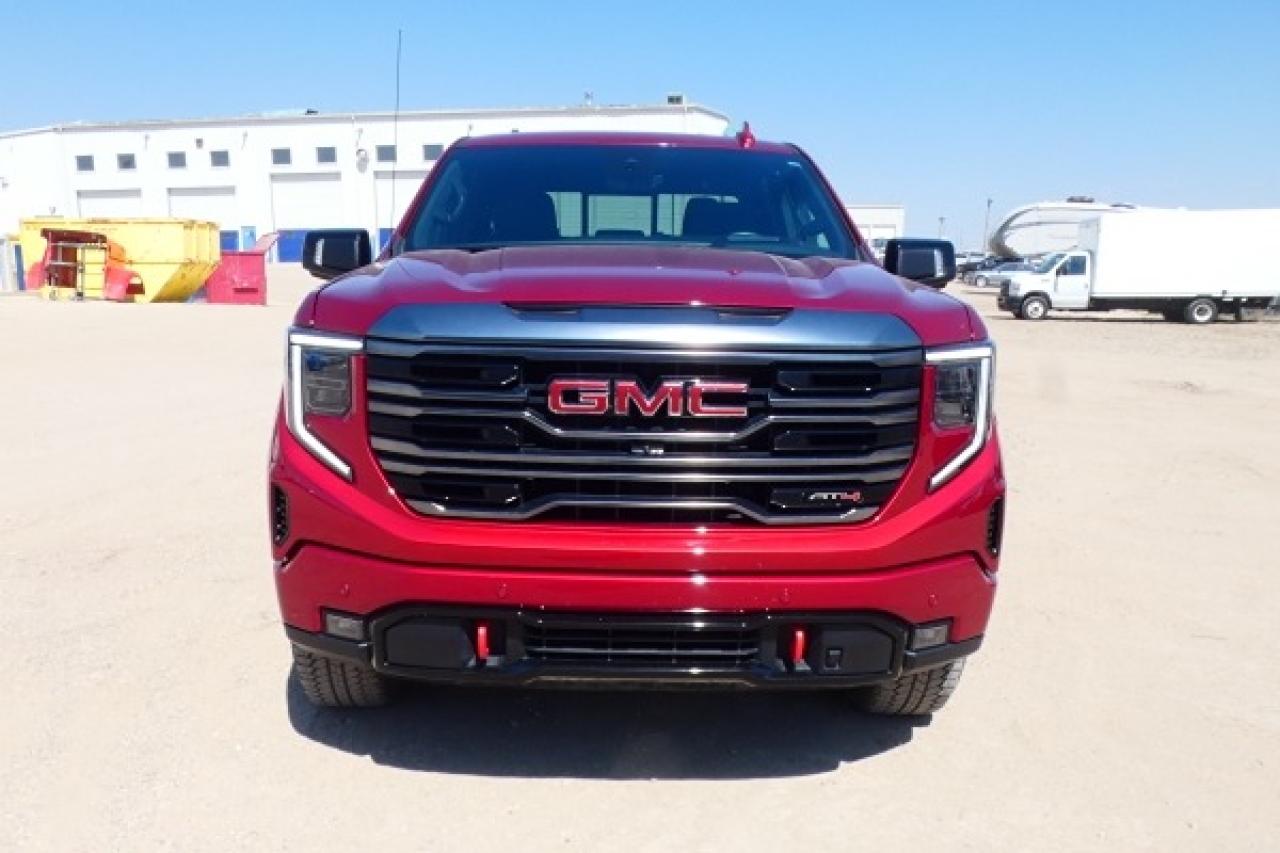 2024 GMC Sierra 1500 AT4 DURA DSL w/H&C L, S/R, NAV, RVM+BUC, HUD - Photo #3