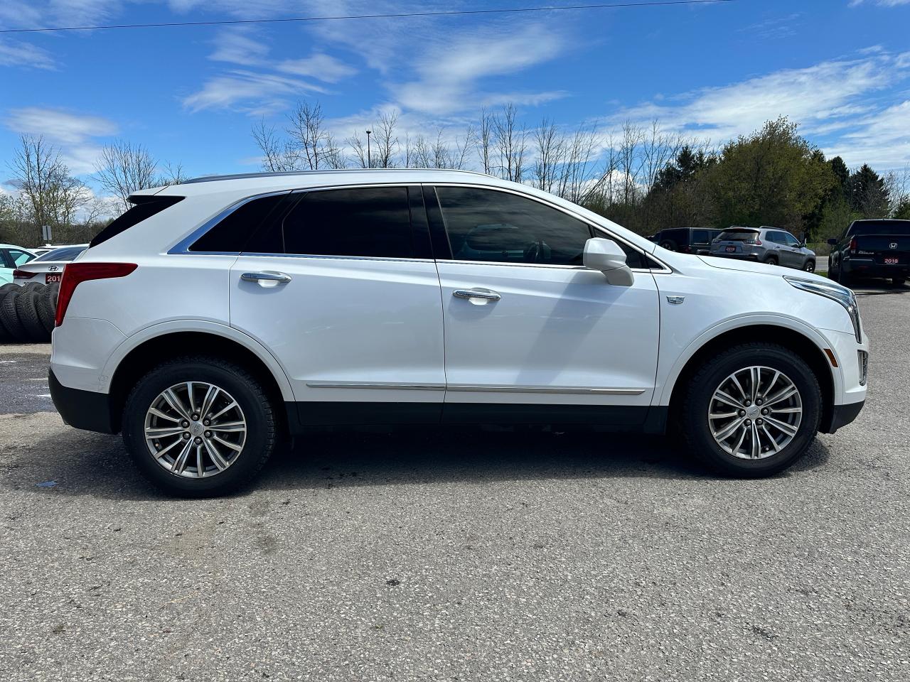 2017 Cadillac XT5 LuxuryFWD HTD LTHR Sunroof XM CarPlay BackupCam AC Photo4