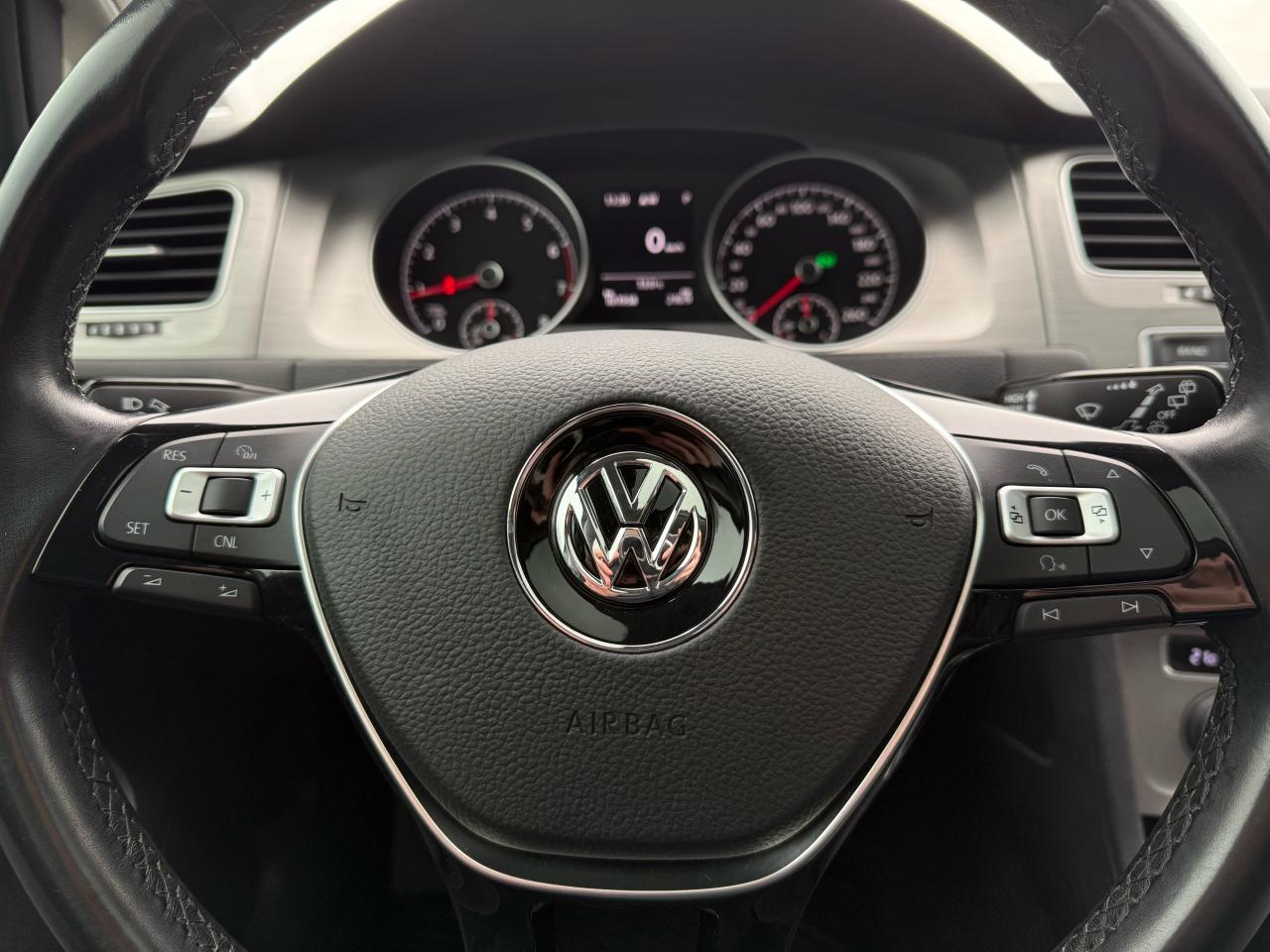 2016 Volkswagen Golf Highline | Navigation | Backup Camera | Sunroof - Photo #17