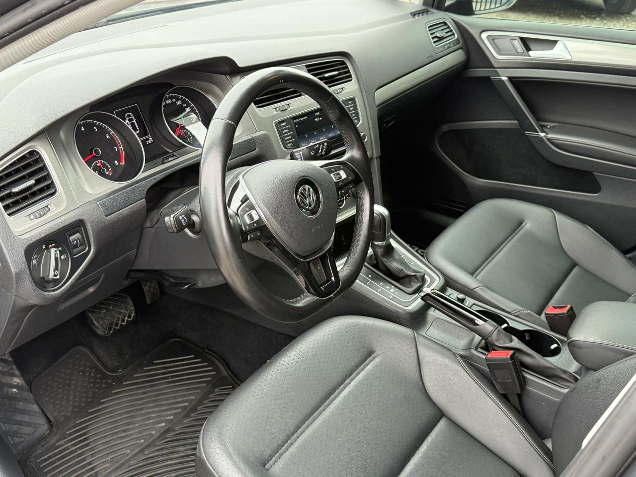 2016 Volkswagen Golf Highline | Navigation | Backup Camera | Sunroof - Photo #9