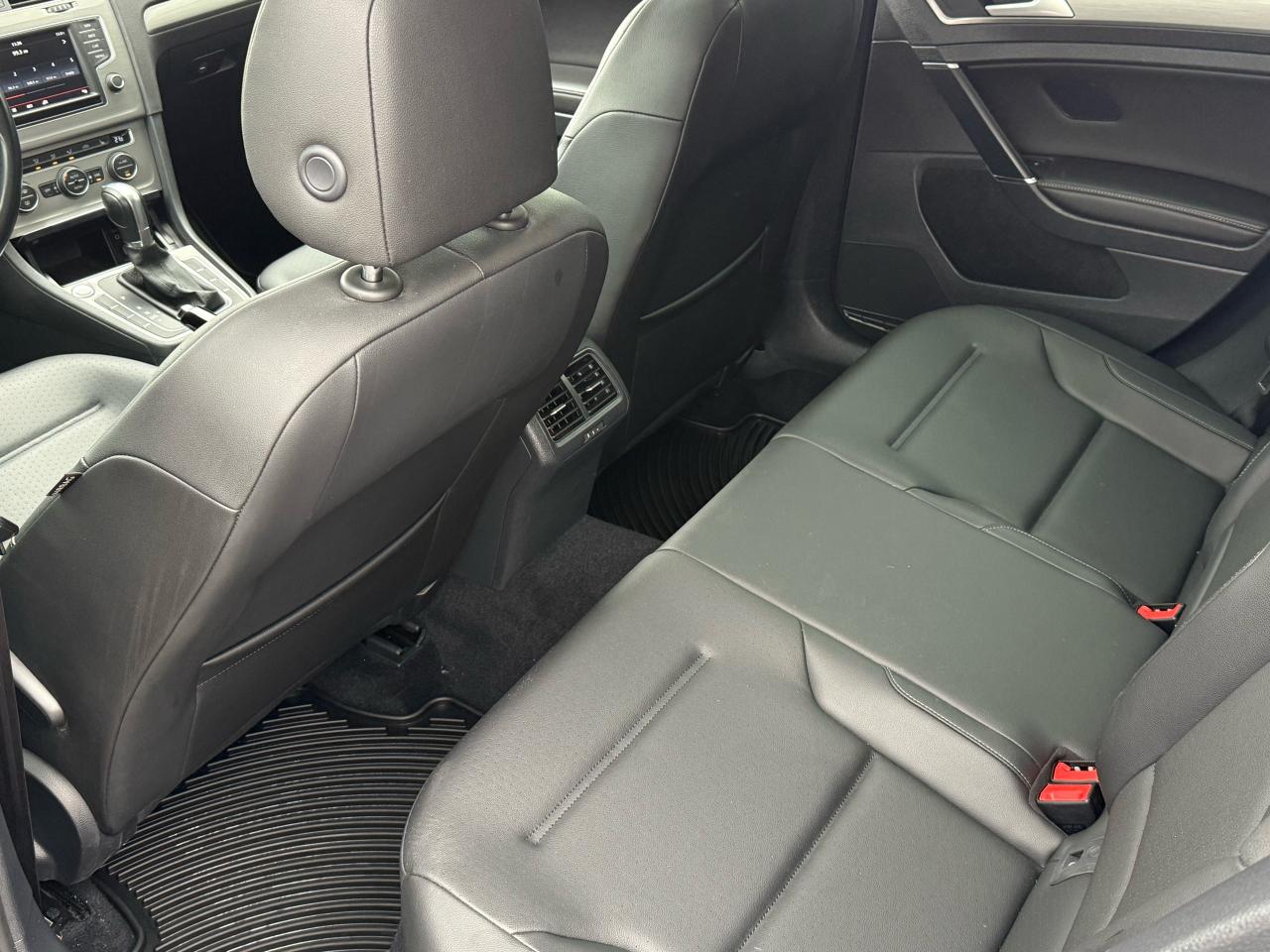 2016 Volkswagen Golf Highline | Navigation | Backup Camera | Sunroof - Photo #10