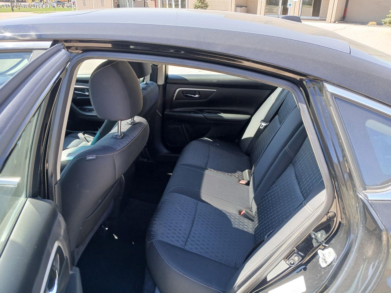 2016 Nissan Altima 2.5 SV - Photo #13