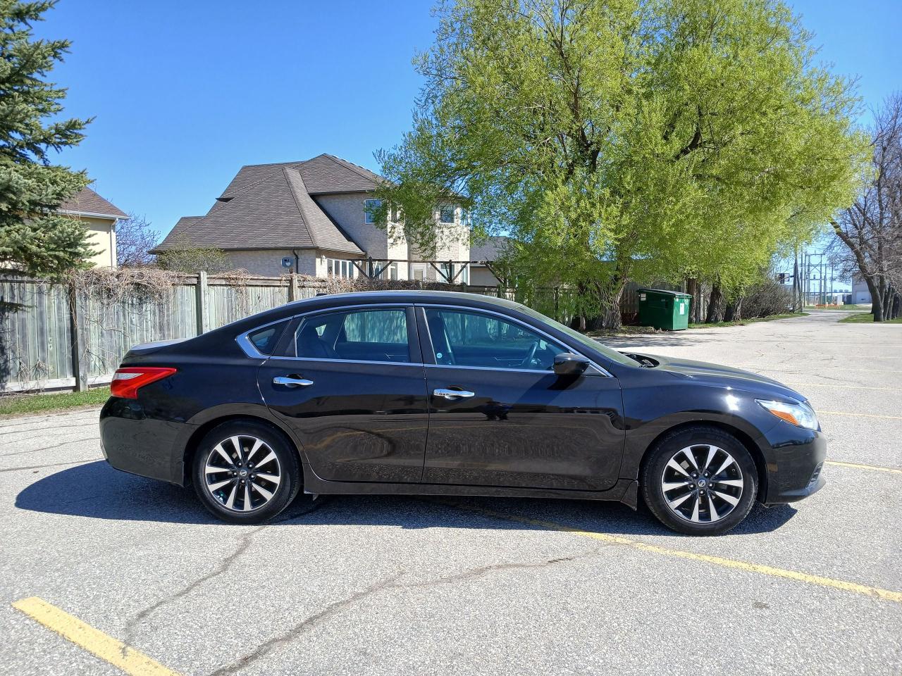 2016 Nissan Altima 2.5 SV - Photo #3