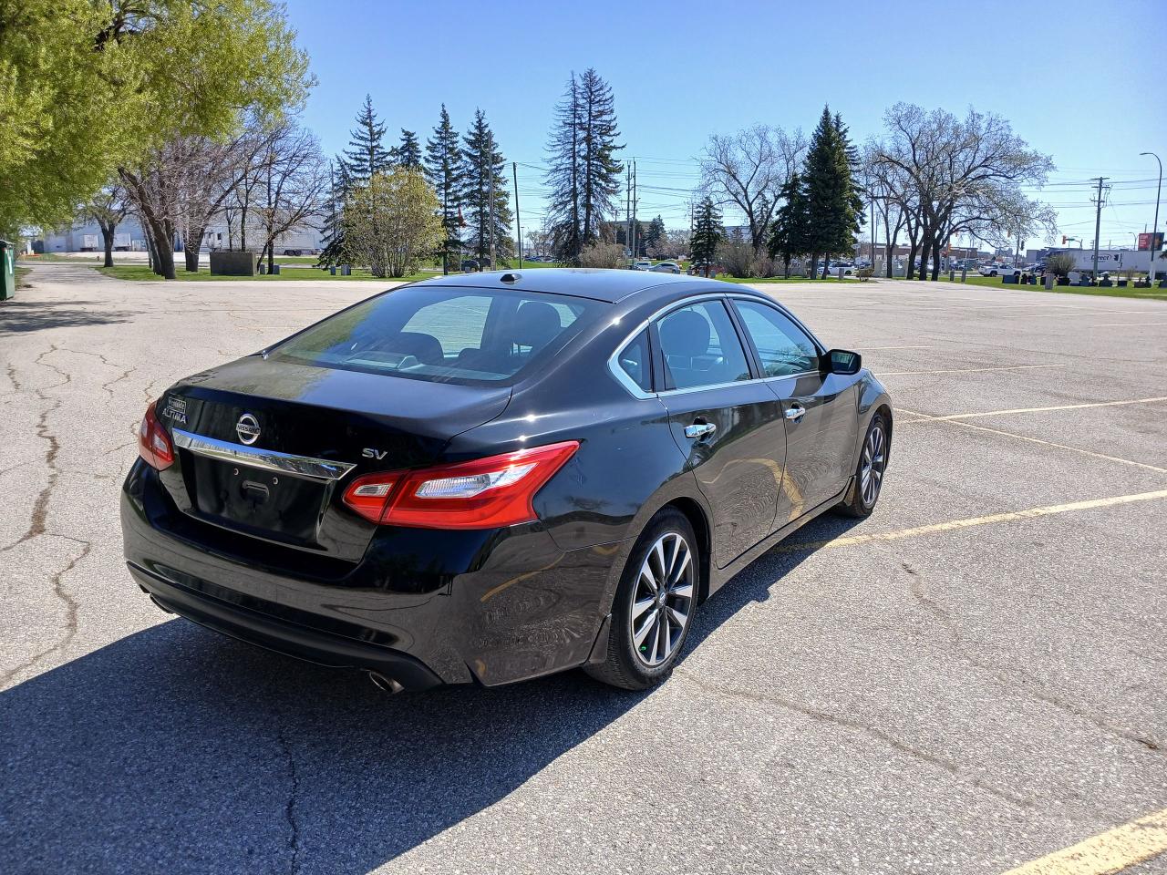 2016 Nissan Altima 2.5 SV - Photo #4