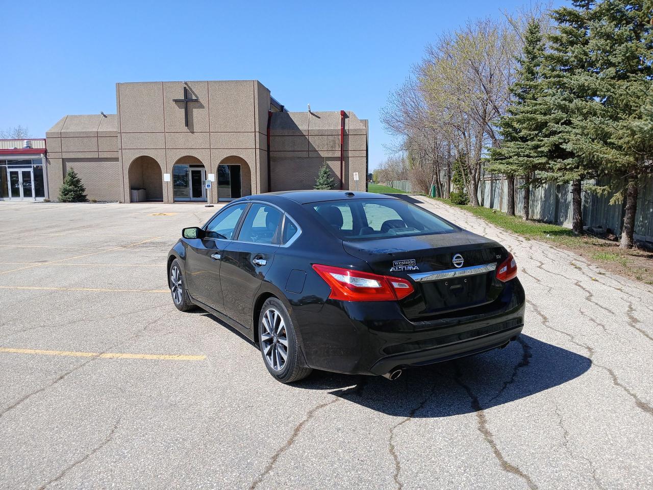 2016 Nissan Altima 2.5 SV - Photo #6