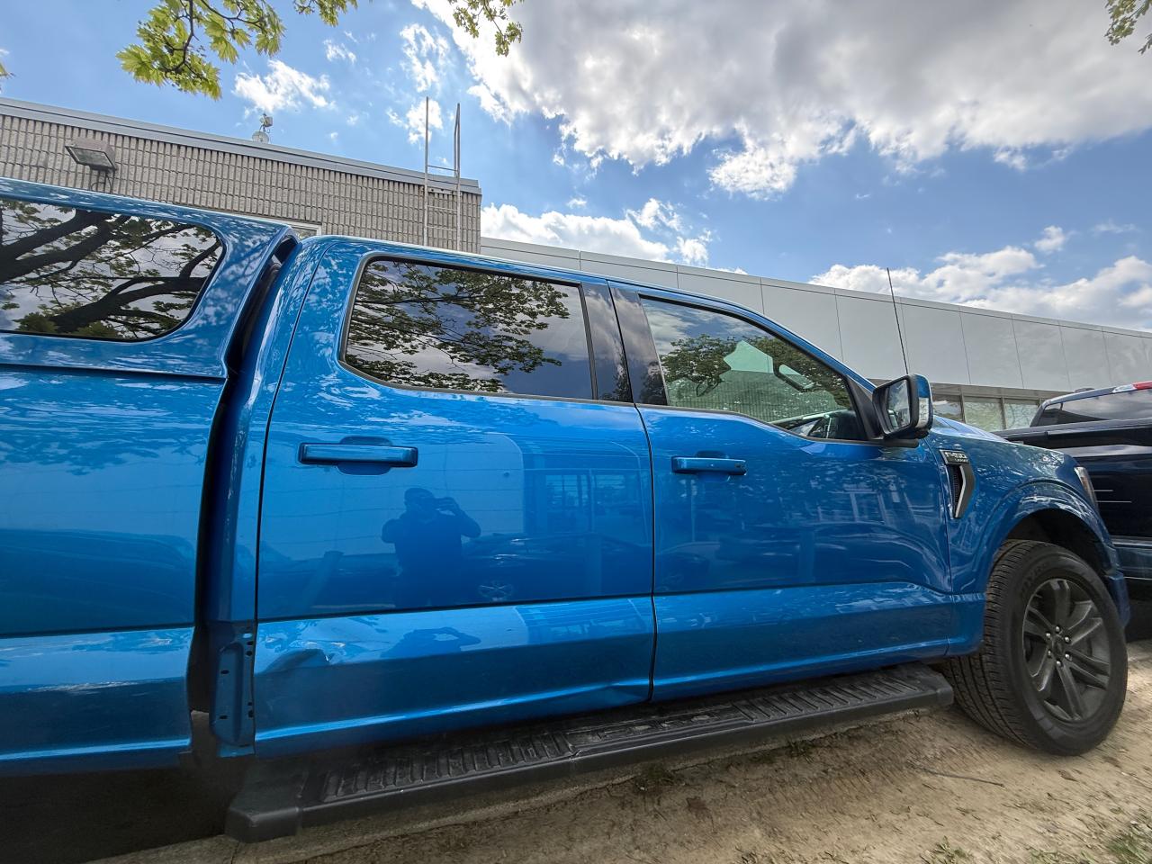 2021 Ford F-150 Lariat - Photo #2