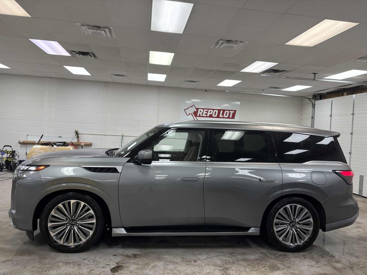 2025 Infiniti QX80 SENSORY