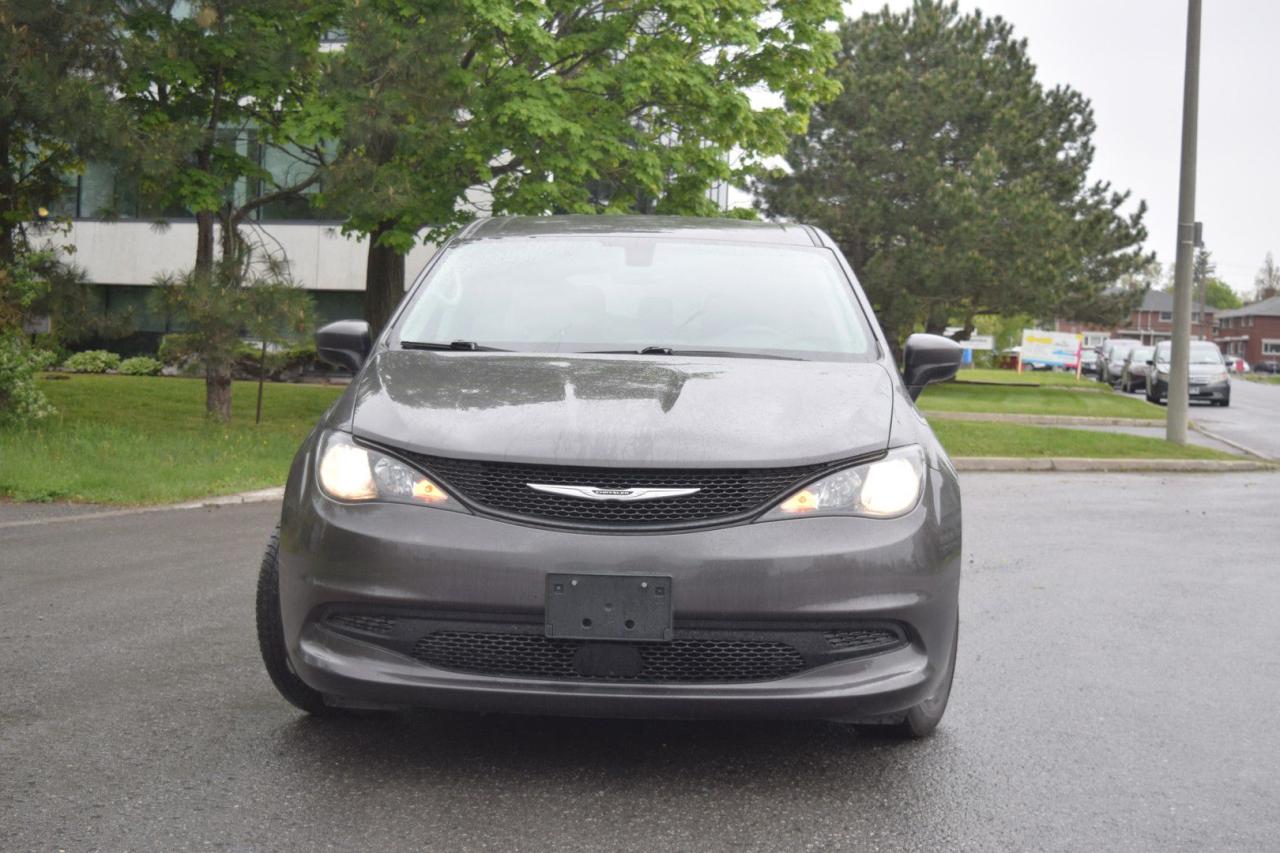 2022 Dodge Grand Caravan SXT - Photo #2