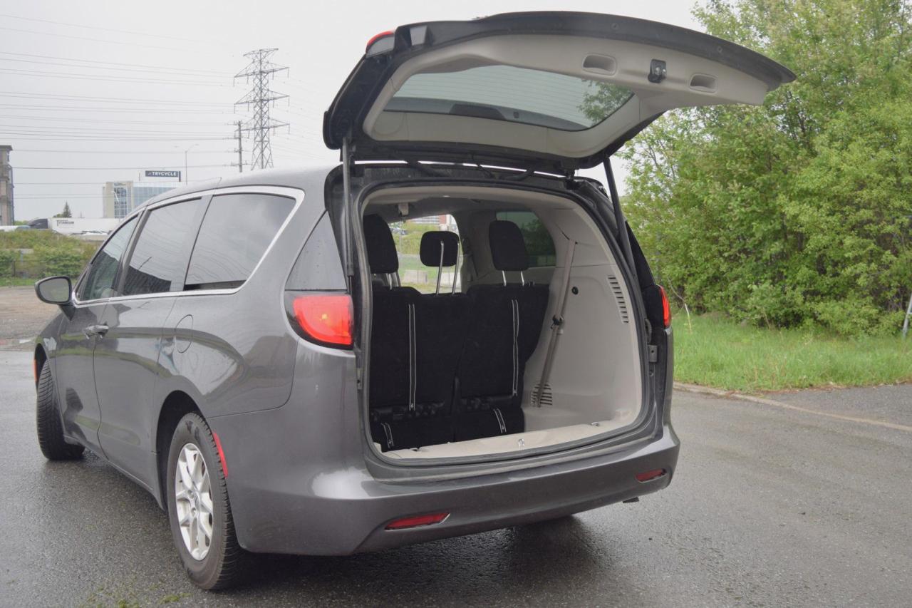 2022 Dodge Grand Caravan SXT - Photo #6