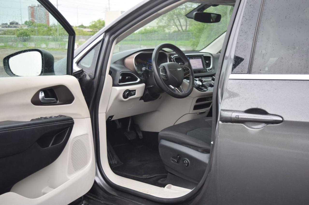 2022 Dodge Grand Caravan SXT - Photo #9