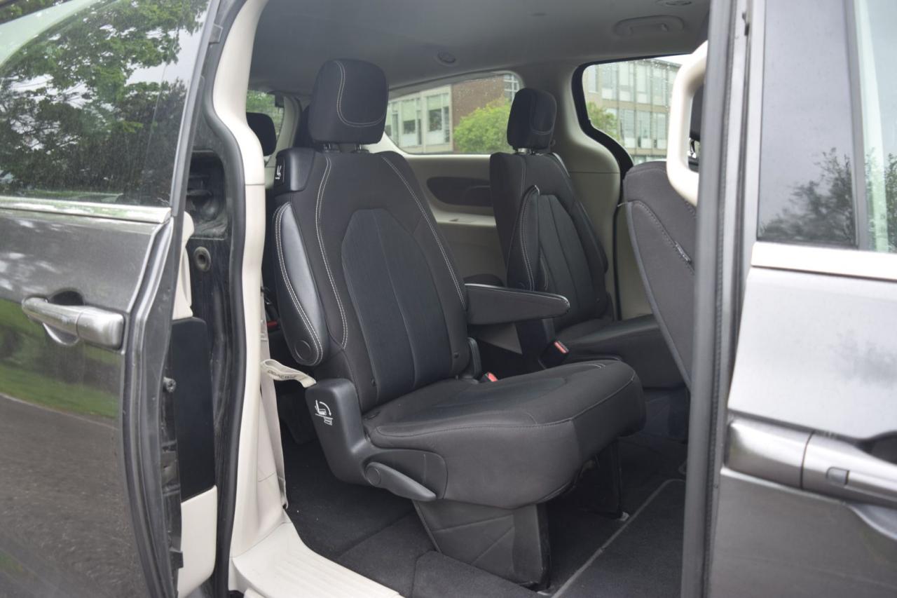 2022 Dodge Grand Caravan SXT - Photo #15