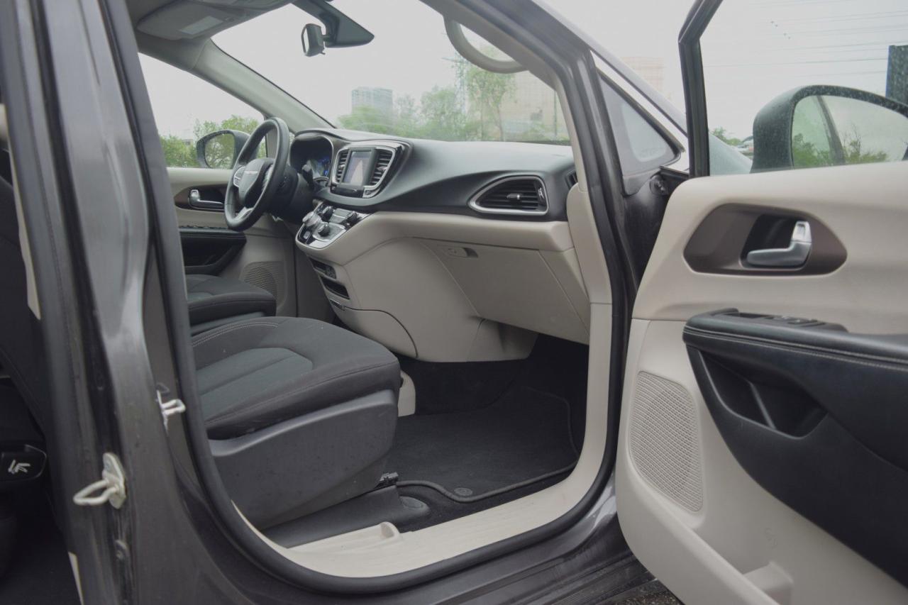 2022 Dodge Grand Caravan SXT - Photo #17