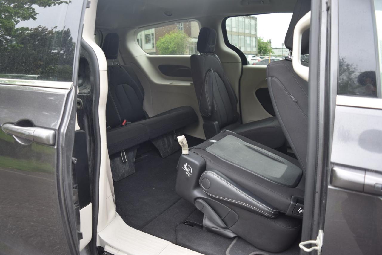 2022 Dodge Grand Caravan SXT - Photo #16