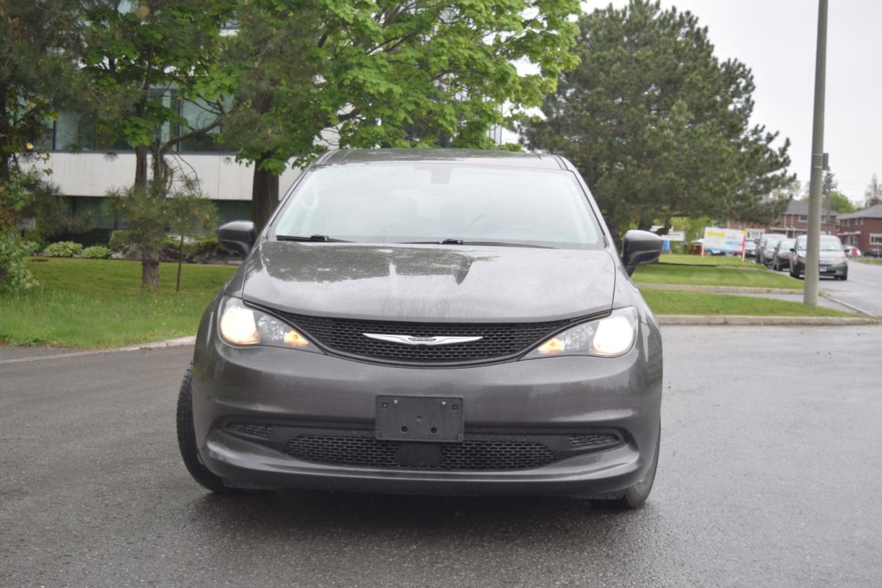 2022 Dodge Grand Caravan SXT - Photo #2