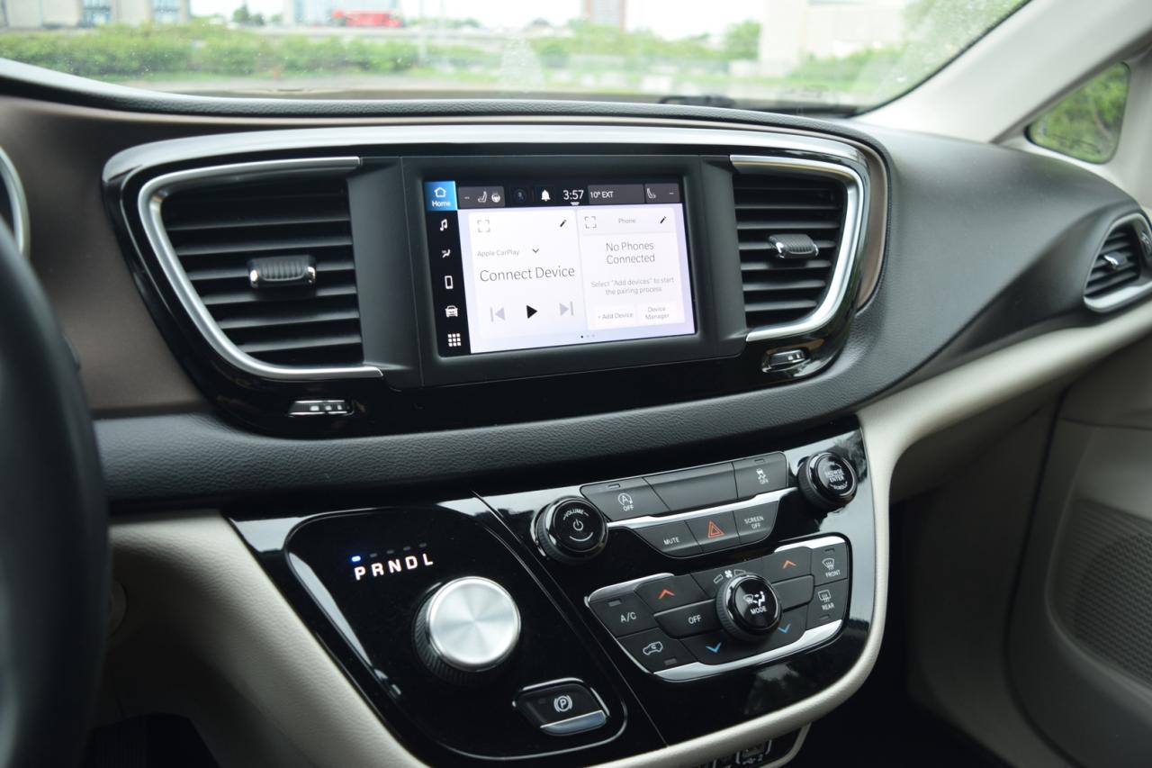 2022 Dodge Grand Caravan SXT - Photo #10