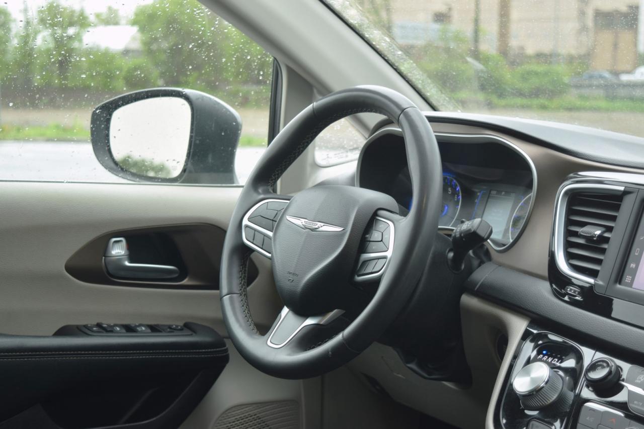 2022 Dodge Grand Caravan SXT - Photo #14