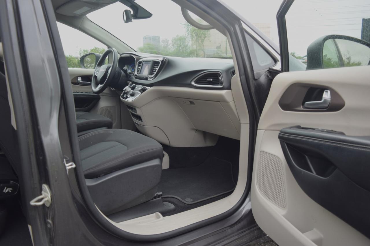 2022 Dodge Grand Caravan SXT - Photo #17