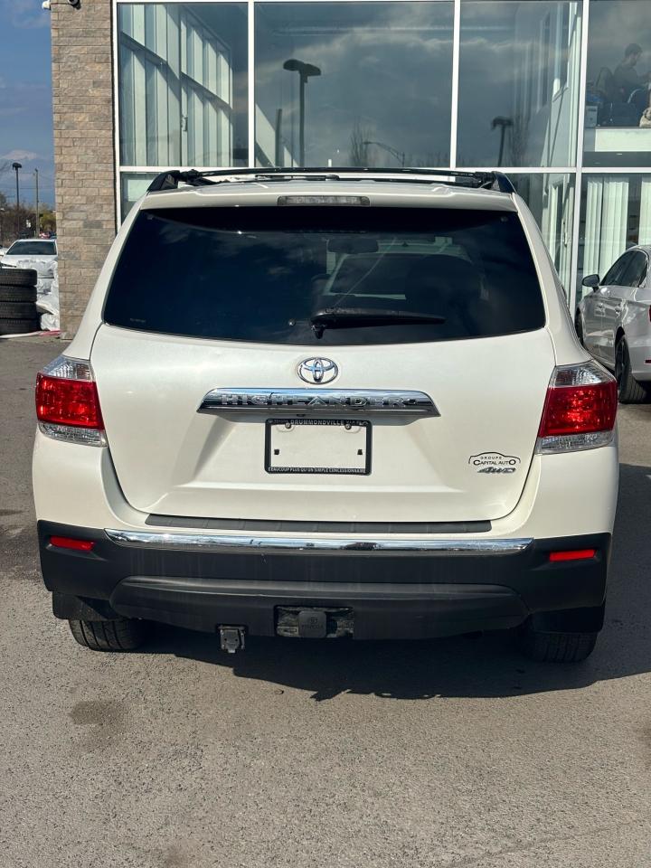 2012 Toyota Highlander  - Photo #2