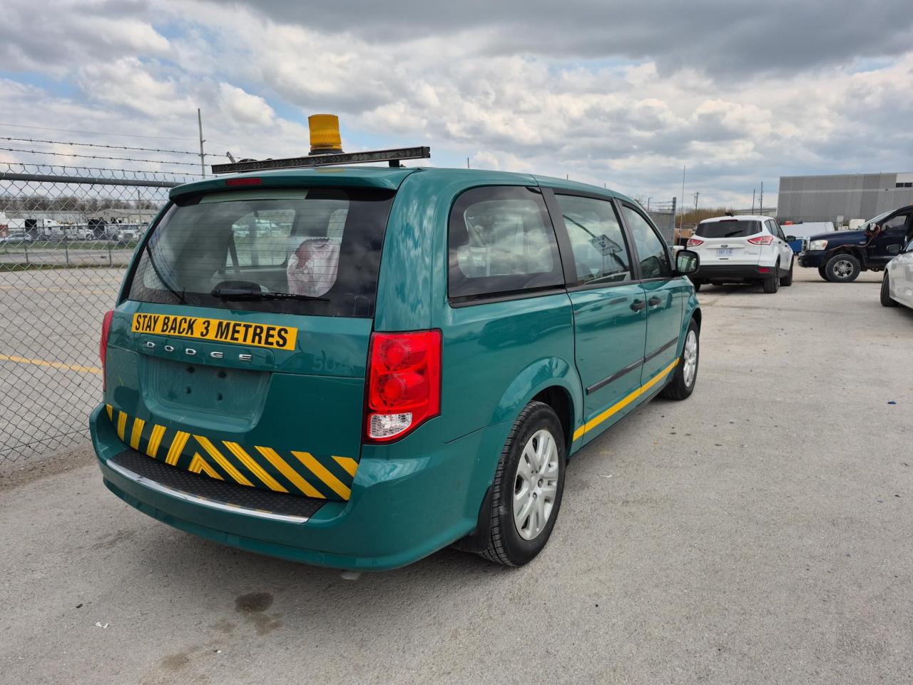 2016 Dodge Grand Caravan SE - Photo #4