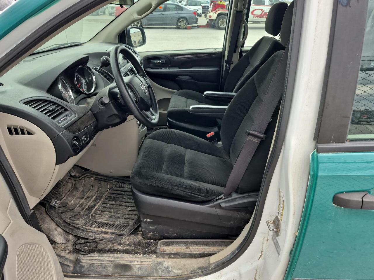 2016 Dodge Grand Caravan SE - Photo #8