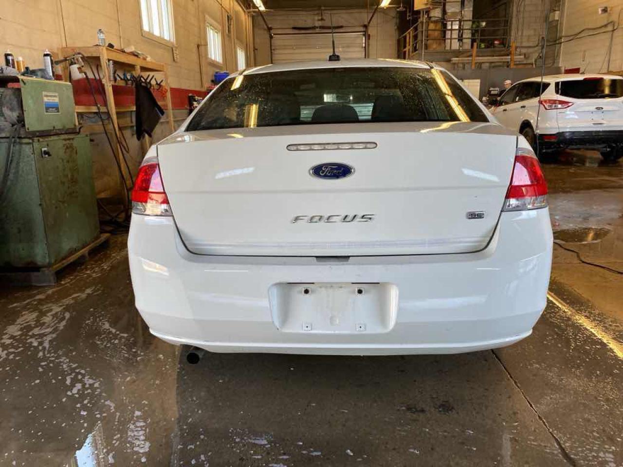 2011 Ford Focus SE - Photo #5