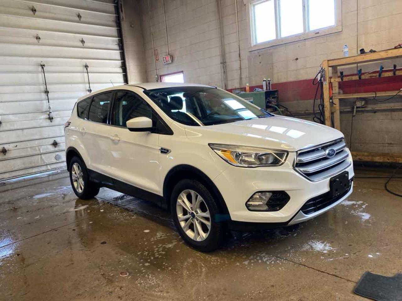 2017 Ford Escape SE - Photo #3
