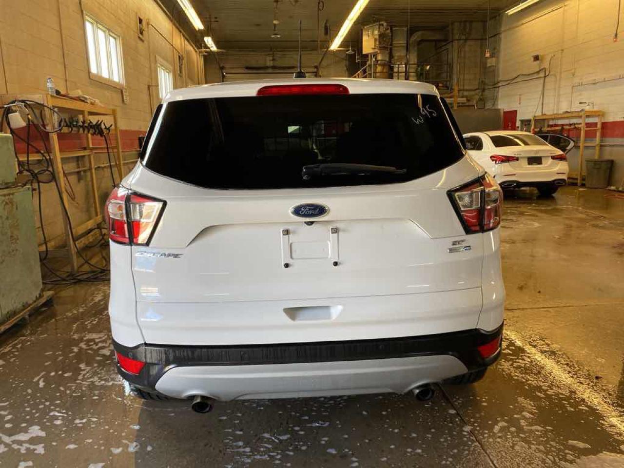 2017 Ford Escape SE - Photo #5