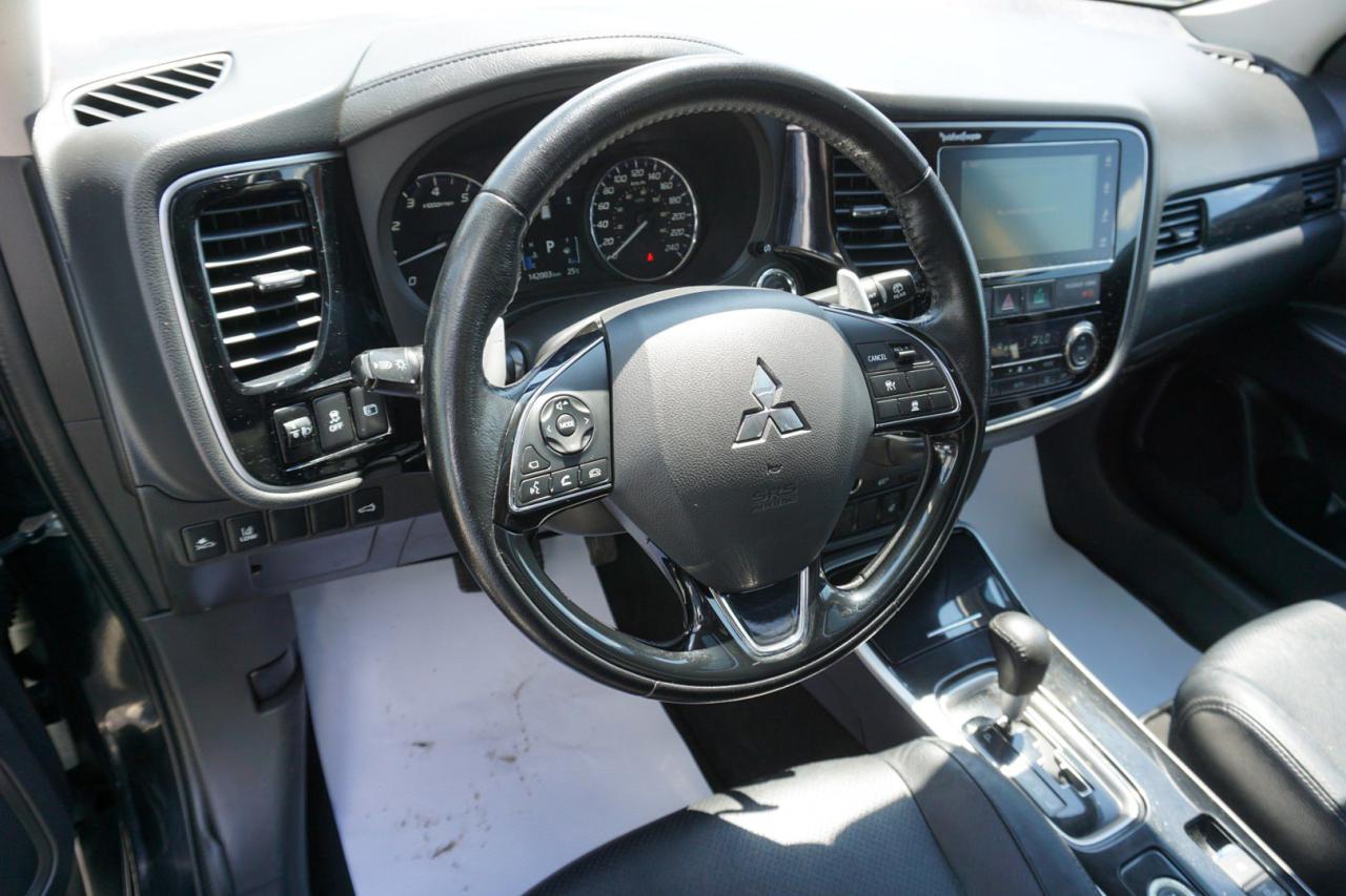 2017 Mitsubishi Outlander GT S-AWC V6 CERTIFIED *7 SEATS*ACCIDENT FREE*MITSUBISHI MAINTAIN* CAMERA BLUETOOTH LEATHER HEATED SEATS SUNROOF CRUISE ALLOYS - Photo #9