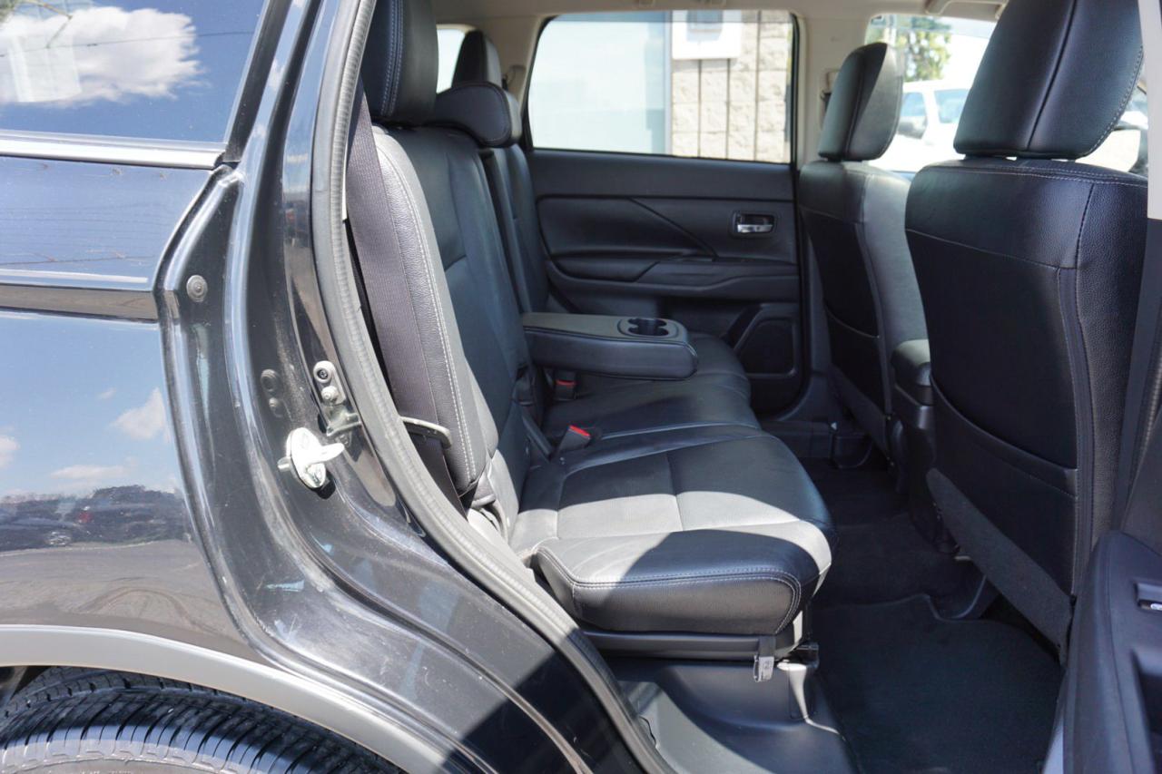 2017 Mitsubishi Outlander GT S-AWC V6 CERTIFIED *7 SEATS*ACCIDENT FREE*MITSUBISHI MAINTAIN* CAMERA BLUETOOTH LEATHER HEATED SEATS SUNROOF CRUISE ALLOYS - Photo #17